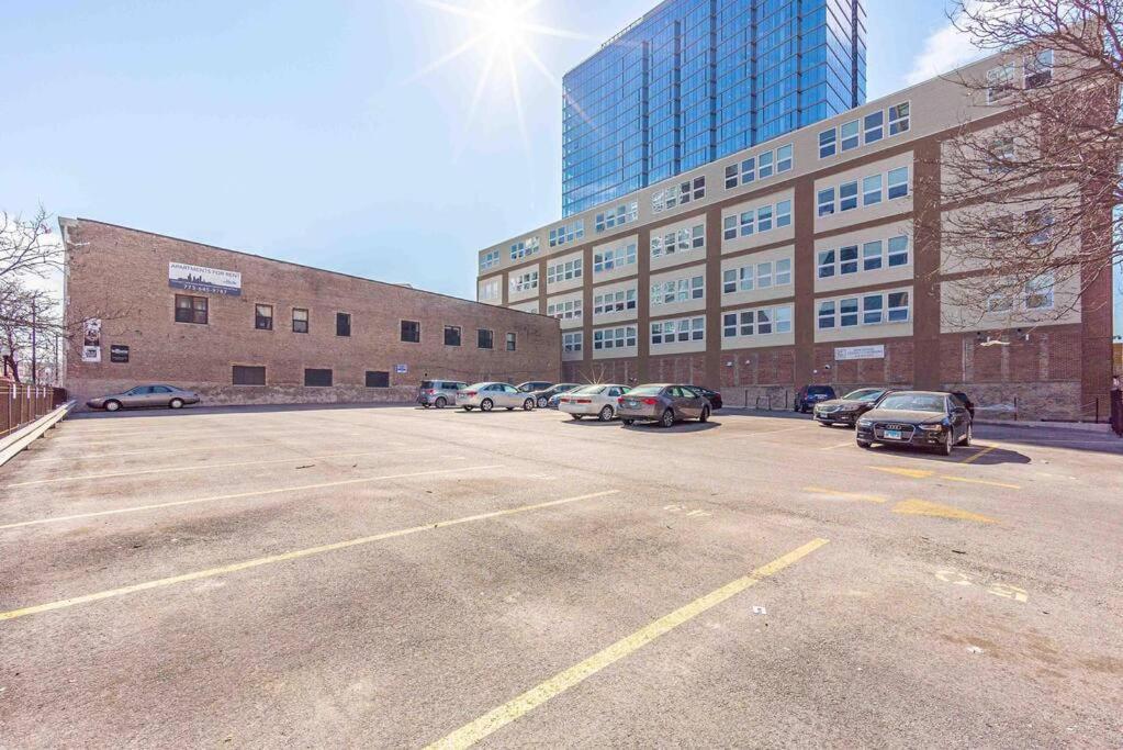 Mccormick Place 2Br Stylish Suite With Optional Parking And Gym For Up To 8 Guests Near Soldier Field And Grant Park Chicago Zewnętrze zdjęcie